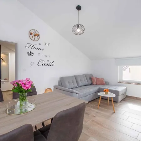 In - Istrien 43009 Apartment